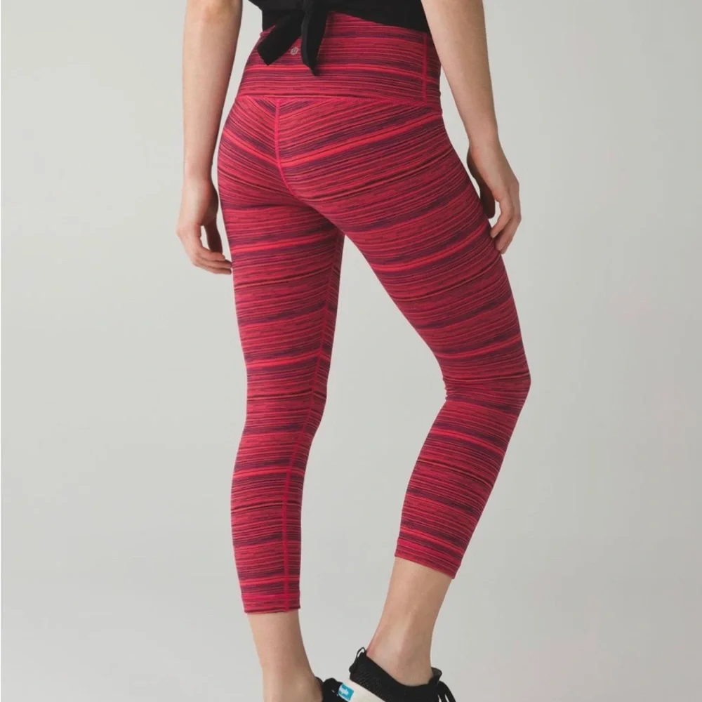 Lululemon Wunder Under Crop (Hi-Rise) Cyber Boom Juice Alarming size 4 - Picture 3 of 12